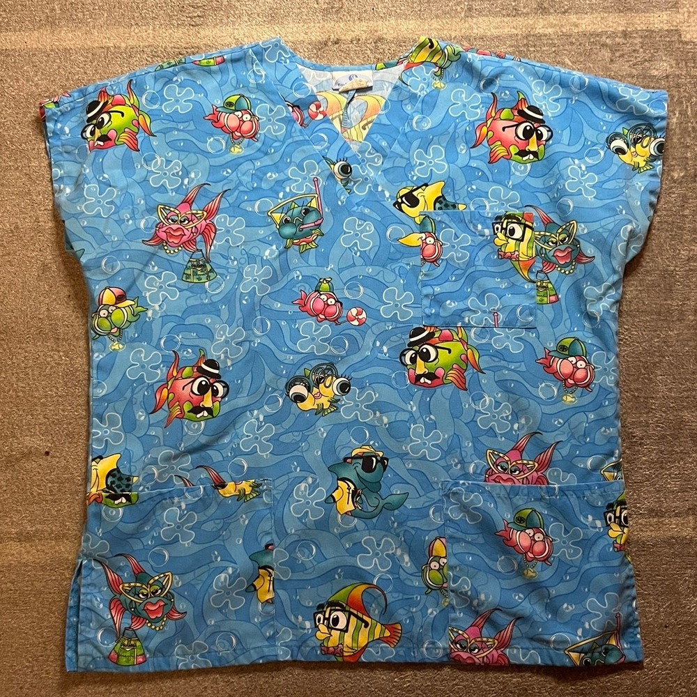 SB Fashion Scrubs Cartoon Fish Print V-Neck Scrub Top Large Nursecore Workwear